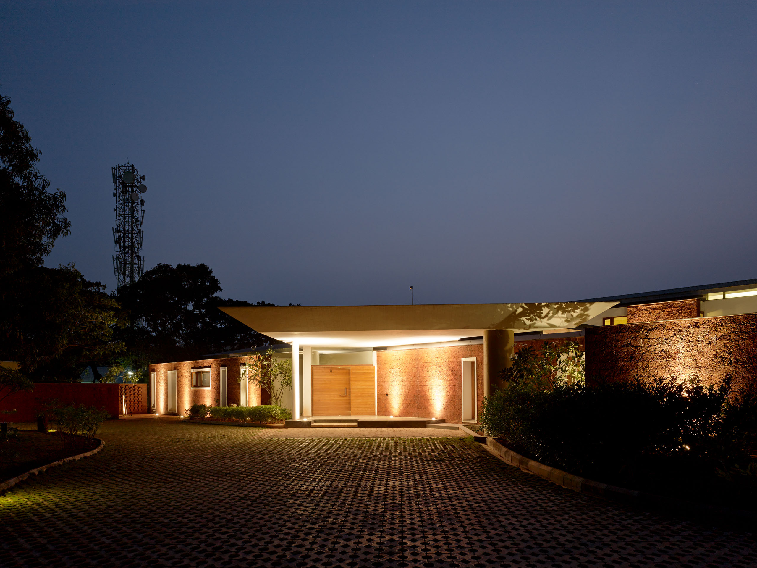 E13430 ALPA 036789 j2560